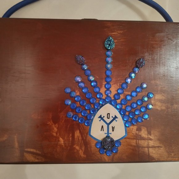 Suenos de Saundra Upcycle AVD Cigar Box, Purse - Picture 5 of 12